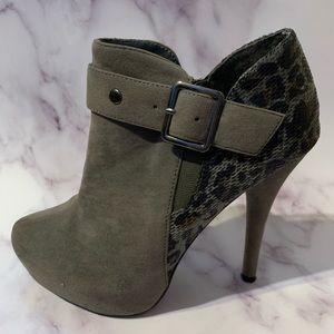 Gray and black cheetah booties.